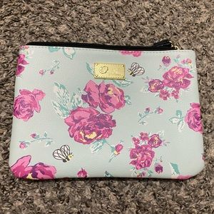 Floral clutch